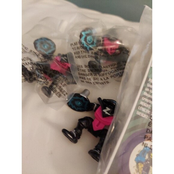 Micro Machines Z Bots Buzzsaw Burger King Kids Meal Figure Galoob 1993 SEALED 4 - Picture 6 of 10